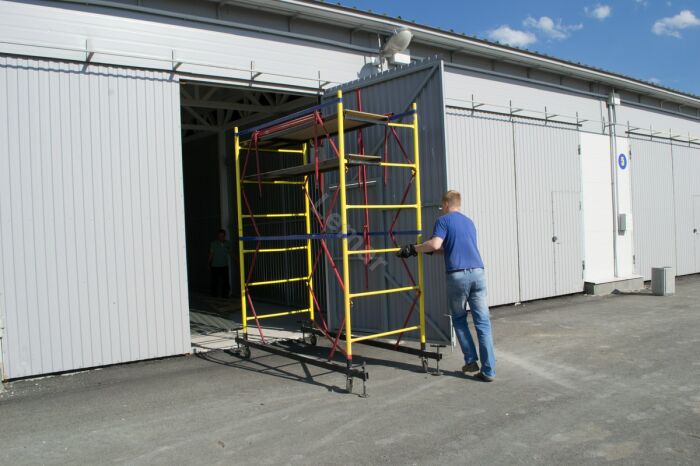 Jezdne aluminiowe rusztowania – bezpieczeństwo i efektywność